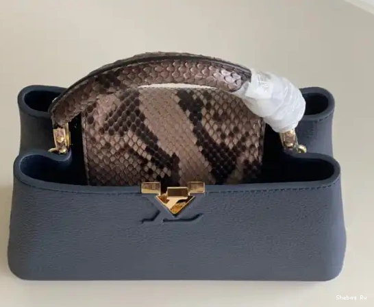 LOUIS BB CAPUCINES VUITTON 0522